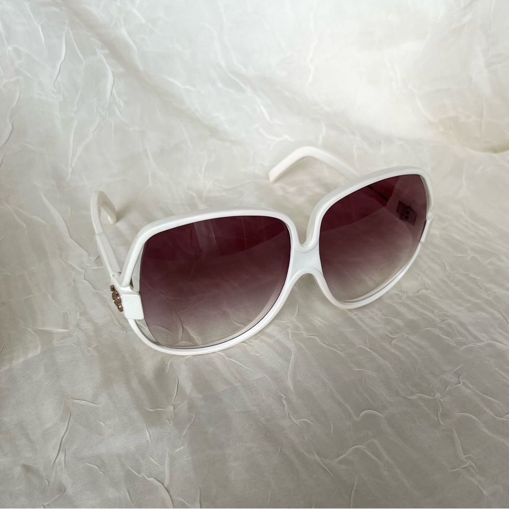 [ ” ▀ ﹏ ▀ ” ]

Vintage 70s Balenciaga Sunglasses